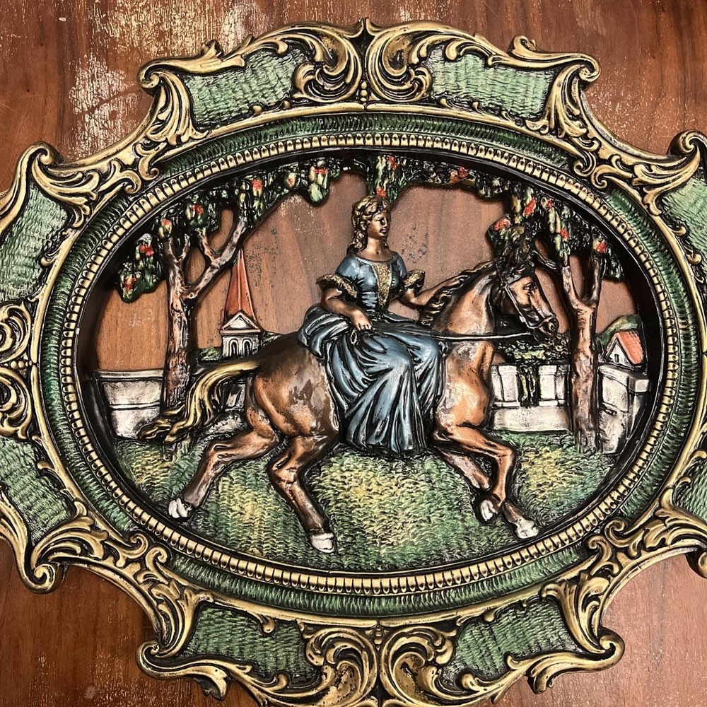 VICTORIAN 3D PLASTER CHALKWARE WALL ART HANGING PLAQUE Vintage Horse Decorative